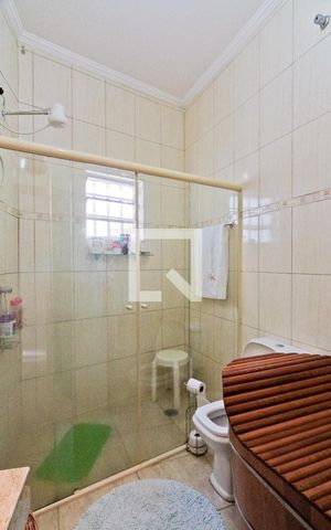 Casa à venda com 188m², 4 quartos e 4 vagas Casa à venda com 188m², 4 quartos e 4 vagasBanheiro da Suíte 1