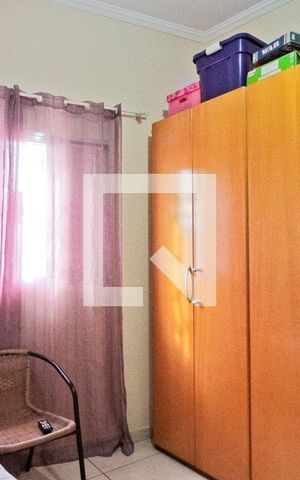Casa à venda com 188m², 4 quartos e 4 vagas Casa à venda com 188m², 4 quartos e 4 vagasQuarto