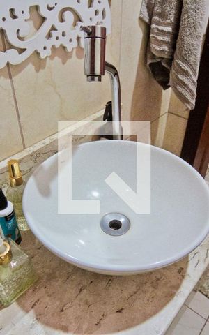 Casa à venda com 188m², 4 quartos e 4 vagas Casa à venda com 188m², 4 quartos e 4 vagasLavabo