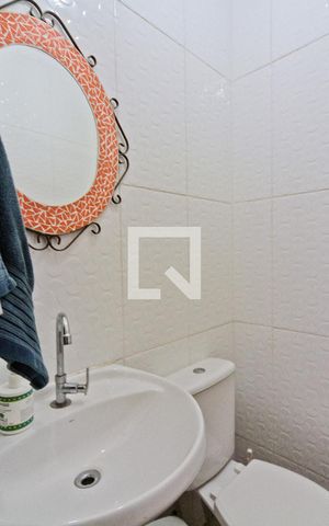 Casa à venda com 188m², 4 quartos e 4 vagas Casa à venda com 188m², 4 quartos e 4 vagasÁrea externa - lavabo