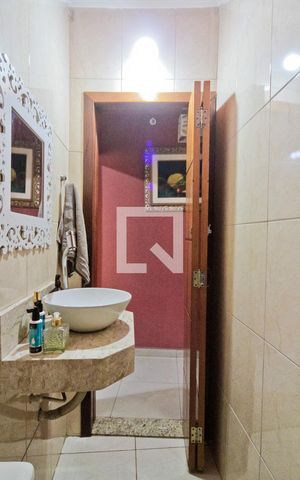 Casa à venda com 188m², 4 quartos e 4 vagas Casa à venda com 188m², 4 quartos e 4 vagasLavabo
