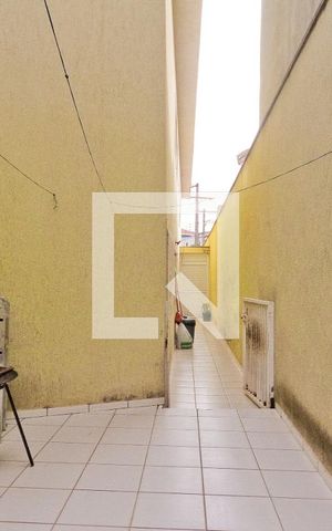Casa à venda com 188m², 4 quartos e 4 vagas Casa à venda com 188m², 4 quartos e 4 vagasÁrea externa
