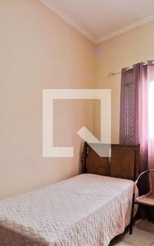 Casa à venda com 188m², 4 quartos e 4 vagas Casa à venda com 188m², 4 quartos e 4 vagasQuarto