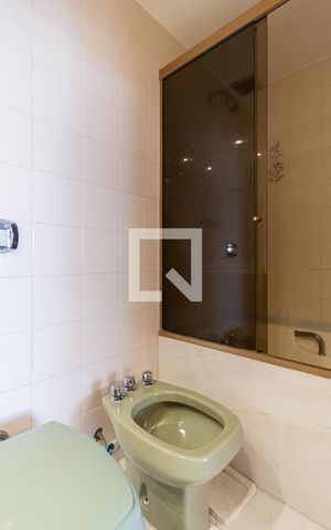 Apartamento à venda com 176m², 4 quartos e 2 vagasBanheiro Suíte 1