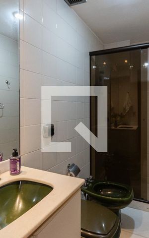 Apartamento à venda com 176m², 4 quartos e 2 vagasBanheiro