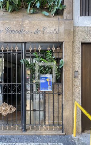 Apartamento à venda com 176m², 4 quartos e 2 vagasPlaquinha