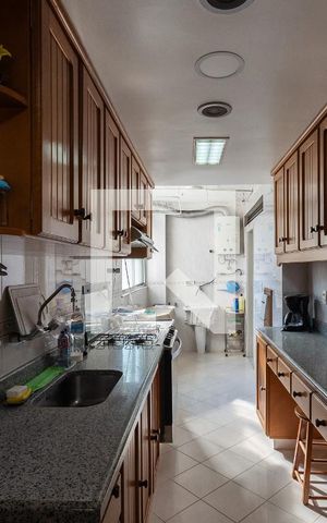 Apartamento à venda com 176m², 4 quartos e 2 vagasCozinha