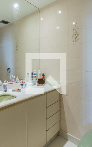 Apartamento à venda com 176m², 4 quartos e 2 vagasBanheiro Suíte 1