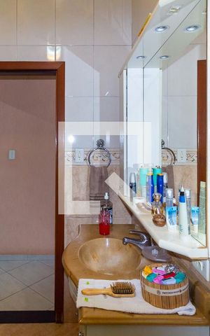 Casa à venda com 134m², 3 quartos e 3 vagas Casa à venda com 134m², 3 quartos e 3 vagasBanheiro 1