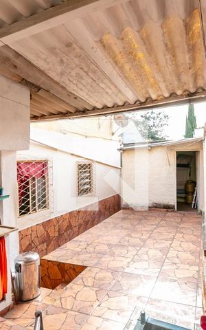 Casa à venda com 360m², 4 quartos e 2 vagas Casa à venda com 360m², 4 quartos e 2 vagasÁrea de Serviço