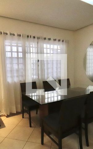 Casa para alugar com 223m², 3 quartos e 4 vagas Casa para alugar com 223m², 3 quartos e 4 vagasSala