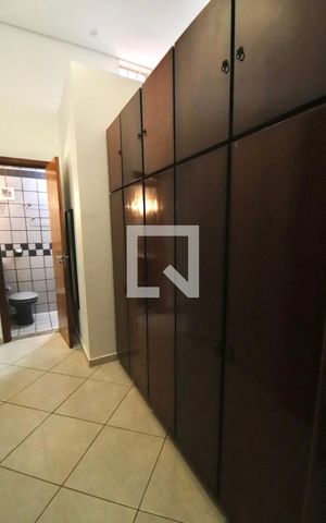 Casa para alugar com 223m², 3 quartos e 4 vagas Casa para alugar com 223m², 3 quartos e 4 vagasArmário- Quarto 3