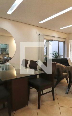 Casa para alugar com 223m², 3 quartos e 4 vagas Casa para alugar com 223m², 3 quartos e 4 vagasSala