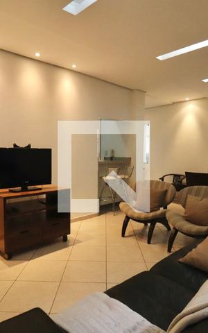 Casa para alugar com 223m², 3 quartos e 4 vagas Casa para alugar com 223m², 3 quartos e 4 vagasSala