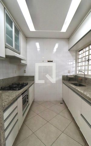Casa para alugar com 223m², 3 quartos e 4 vagas Casa para alugar com 223m², 3 quartos e 4 vagasCozinha