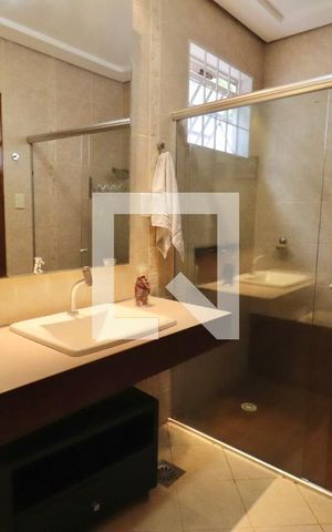 Casa para alugar com 223m², 3 quartos e 4 vagas Casa para alugar com 223m², 3 quartos e 4 vagasBanheiro 1