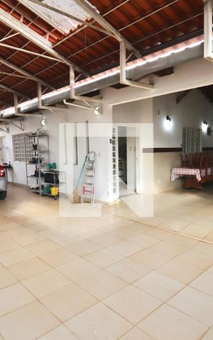 Casa para alugar com 223m², 3 quartos e 4 vagas Casa para alugar com 223m², 3 quartos e 4 vagasGaragem