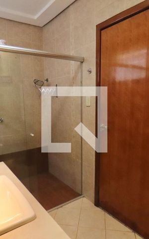 Casa para alugar com 223m², 3 quartos e 4 vagas Casa para alugar com 223m², 3 quartos e 4 vagasBanheiro 1
