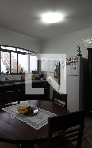 Casa à venda com 194m², 5 quartos e 2 vagasCozinha