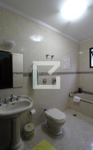 Casa à venda com 194m², 5 quartos e 2 vagasBanheiro Da Suíte 1