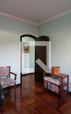Casa à venda com 194m², 5 quartos e 2 vagasQuarto 2