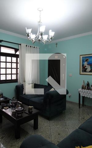 Casa à venda com 194m², 5 quartos e 2 vagasSala