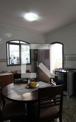 Casa à venda com 194m², 5 quartos e 2 vagasCozinha