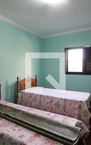 Casa à venda com 194m², 5 quartos e 2 vagasQuarto 3