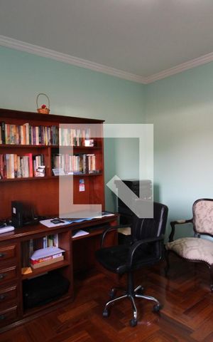 Casa à venda com 194m², 5 quartos e 2 vagasQuarto 2