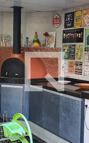 Casa à venda com 350m², 4 quartos e 4 vagasÁrea comum - Churrasqueira