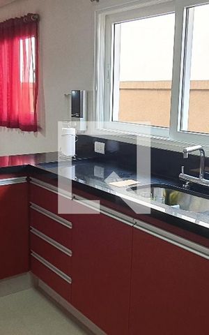 Casa à venda com 350m², 4 quartos e 4 vagasCozinha