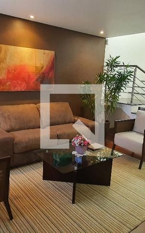 Casa à venda com 350m², 4 quartos e 4 vagasSala de Estar