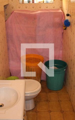 Casa à venda com 375m², 2 quartos e 2 vagasBanheiro