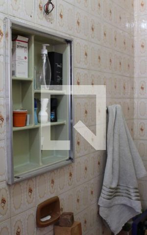 Casa à venda com 375m², 2 quartos e 2 vagasBanheiro