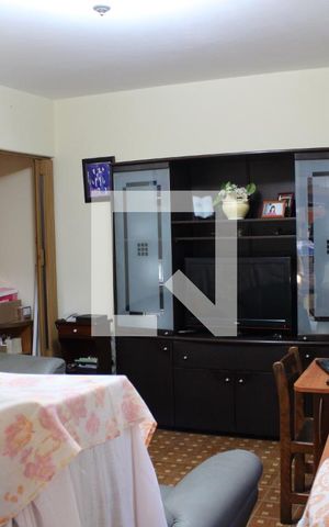 Casa à venda com 375m², 2 quartos e 2 vagasSala