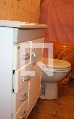 Casa à venda com 375m², 2 quartos e 2 vagasBanheiro