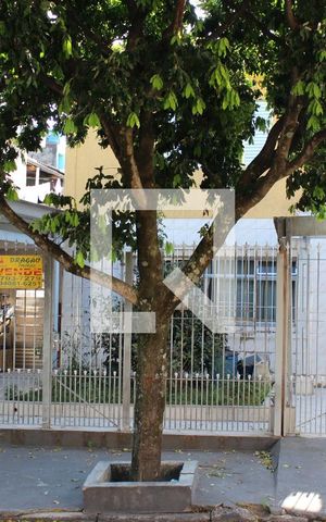 Casa à venda com 375m², 2 quartos e 2 vagasFachada