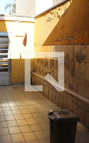 Casa à venda com 375m², 2 quartos e 2 vagasÁrea de serviço