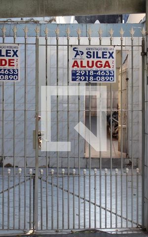 Casa à venda com 375m², 2 quartos e 2 vagasFachada