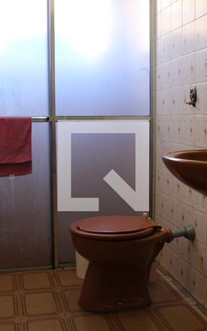 Casa à venda com 375m², 2 quartos e 2 vagasBanheiro