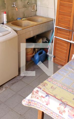 Casa à venda com 375m², 2 quartos e 2 vagasÁrea de serviço