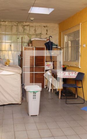 Casa à venda com 375m², 2 quartos e 2 vagasÁrea de serviço