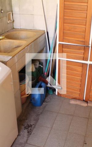 Casa à venda com 375m², 2 quartos e 2 vagasÁrea de serviço