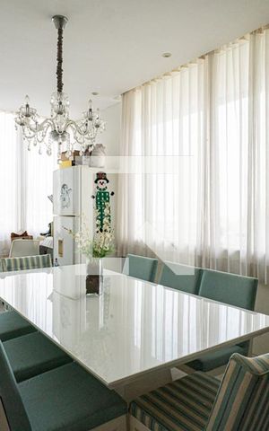 Casa de condomínio à venda com 520m², 4 quartos e 3 vagas Casa de condomínio à venda com 520m², 4 quartos e 3 vagasCopa