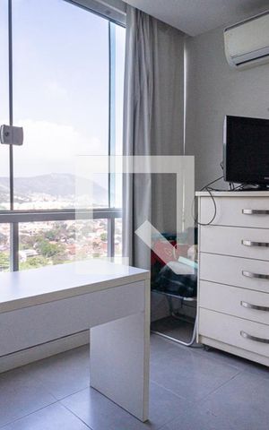 Casa de condomínio à venda com 520m², 4 quartos e 3 vagas Casa de condomínio à venda com 520m², 4 quartos e 3 vagasSuite Master
