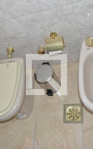 Casa à venda com 340m², 6 quartos e sem vagaBanheiro 2