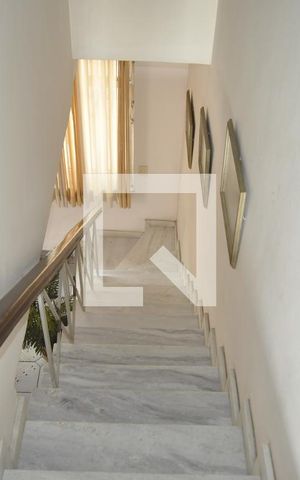 Casa à venda com 340m², 6 quartos e sem vagaEscada