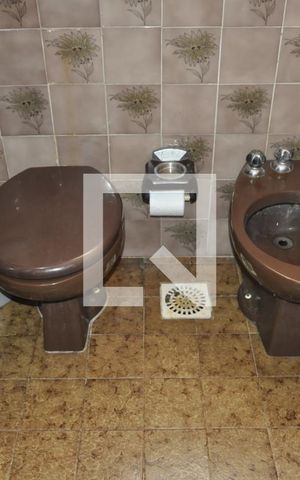 Casa à venda com 340m², 6 quartos e sem vagaBanheiro 1