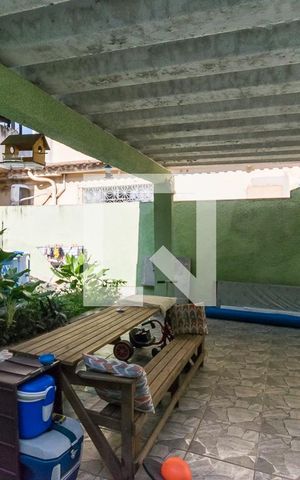 Casa à venda com 390m², 3 quartos e 4 vagas Casa à venda com 390m², 3 quartos e 4 vagasVaranda