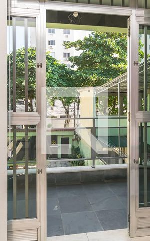 Casa à venda com 390m², 3 quartos e 4 vagas Casa à venda com 390m², 3 quartos e 4 vagasVaranda da Suíte